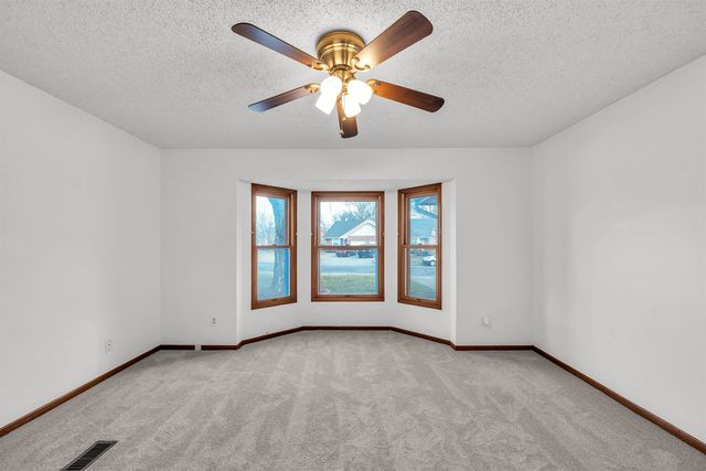 9413 E Bluestem St, Wichita, KS 67207