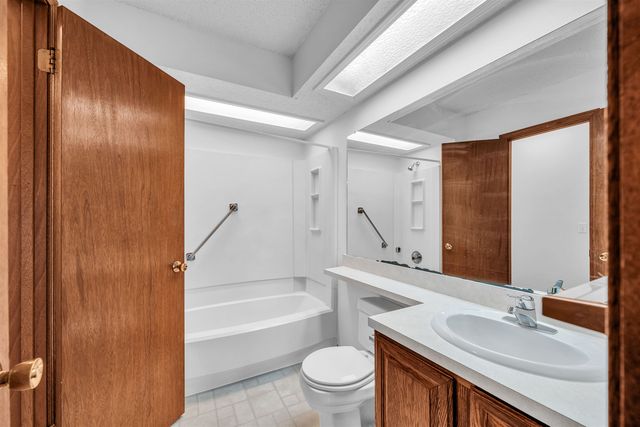 9413 E Bluestem St, Wichita, KS 67207