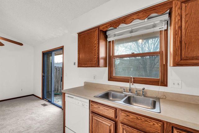 9413 E Bluestem St, Wichita, KS 67207