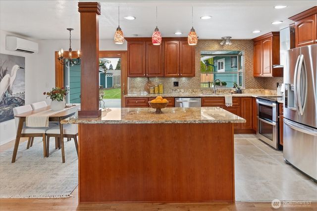 4907 184TH Place SW, Lynnwood, WA 98037