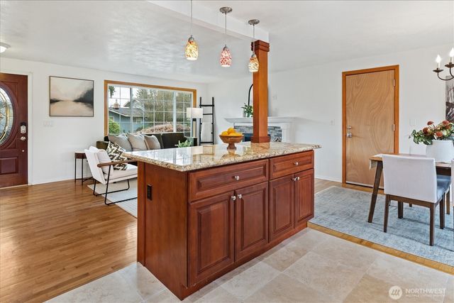 4907 184TH Place SW, Lynnwood, WA 98037