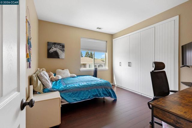 5375 Fernbank Dr, Concord, CA 94521