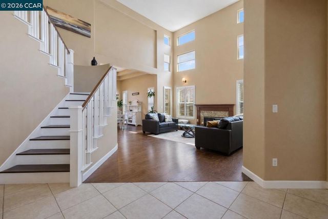 5375 Fernbank Dr, Concord, CA 94521