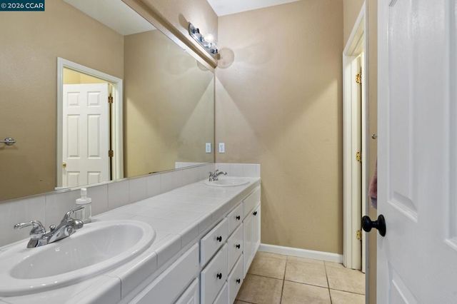 5375 Fernbank Dr, Concord, CA 94521