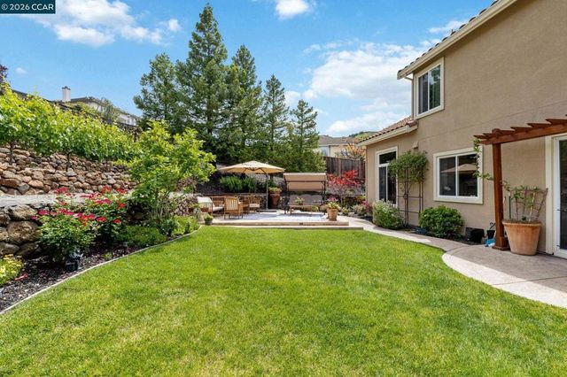 5375 Fernbank Dr, Concord, CA 94521