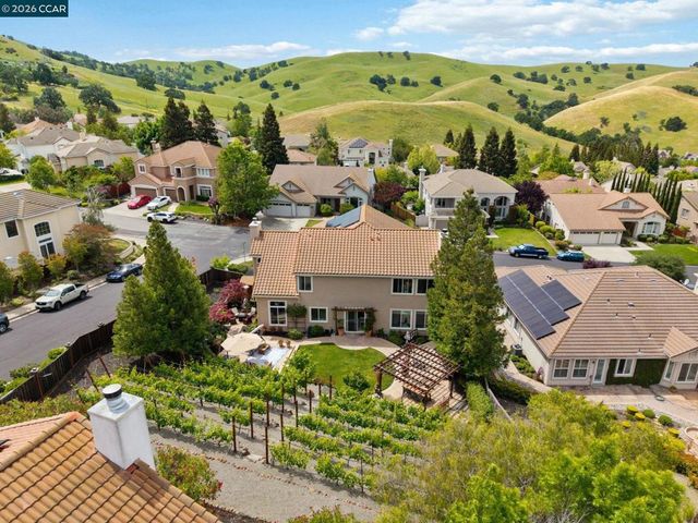 5375 Fernbank Dr, Concord, CA 94521