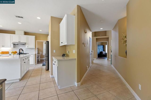 5375 Fernbank Dr, Concord, CA 94521