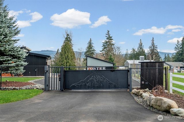 12516 Kapowsin Highlands Drive E, Graham, WA 98338