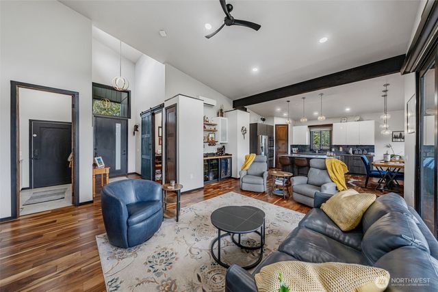 12516 Kapowsin Highlands Drive E, Graham, WA 98338