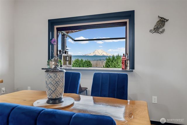 12516 Kapowsin Highlands Drive E, Graham, WA 98338