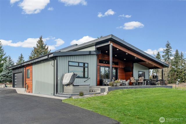 12516 Kapowsin Highlands Drive E, Graham, WA 98338