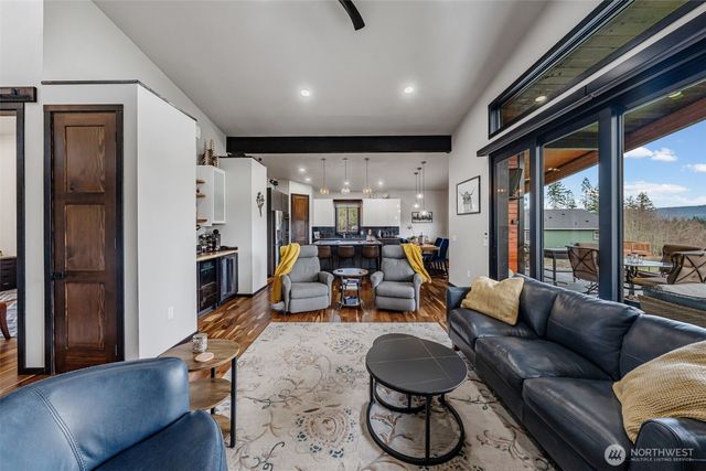 12516 Kapowsin Highlands Drive E, Graham, WA 98338