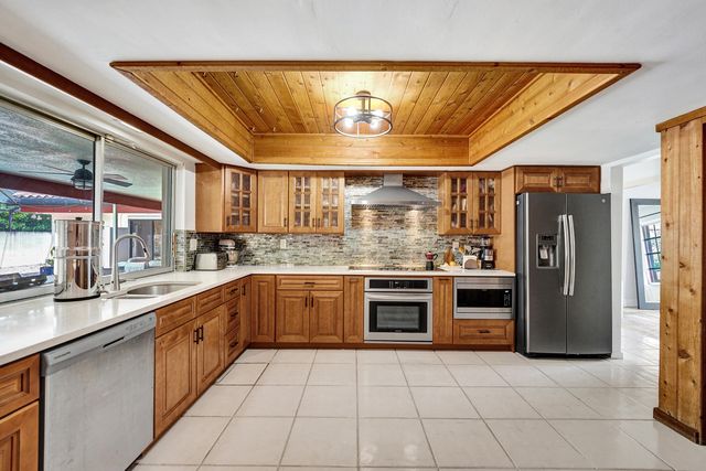 7381 SW 6th Court, Plantation, FL 33317