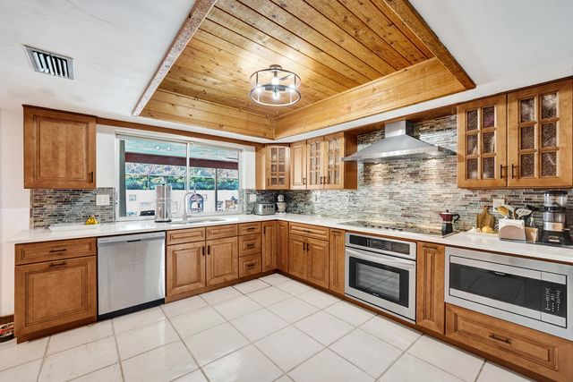 7381 SW 6th Court, Plantation, FL 33317