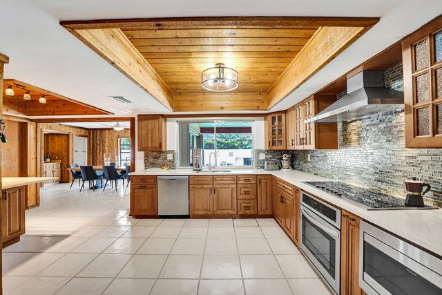 7381 SW 6th Court, Plantation, FL 33317