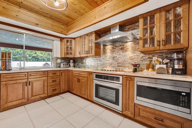 7381 SW 6th Court, Plantation, FL 33317