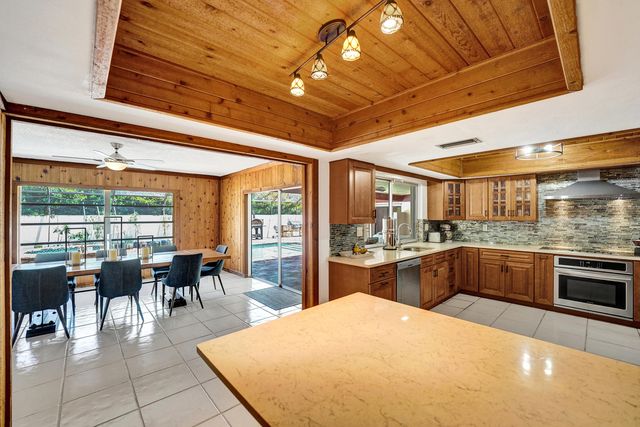 7381 SW 6th Court, Plantation, FL 33317