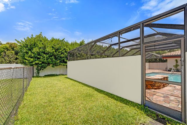 7381 SW 6th Court, Plantation, FL 33317