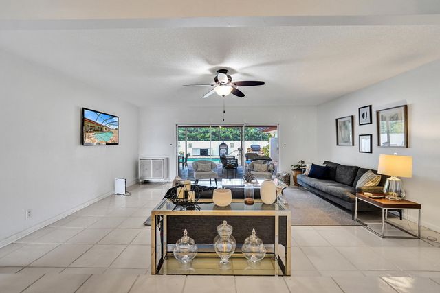 7381 SW 6th Court, Plantation, FL 33317