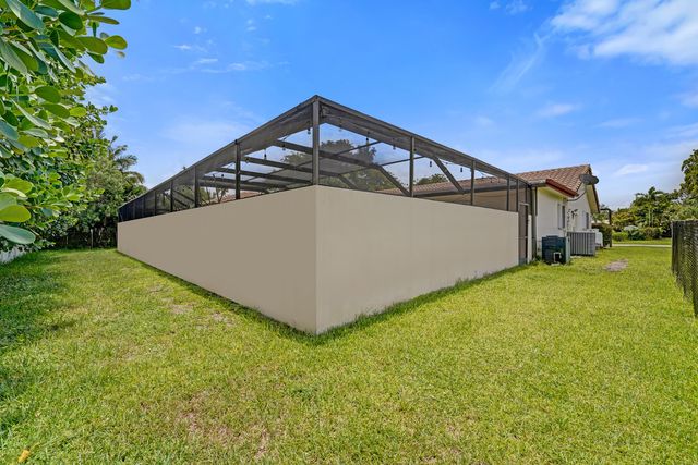 7381 SW 6th Court, Plantation, FL 33317