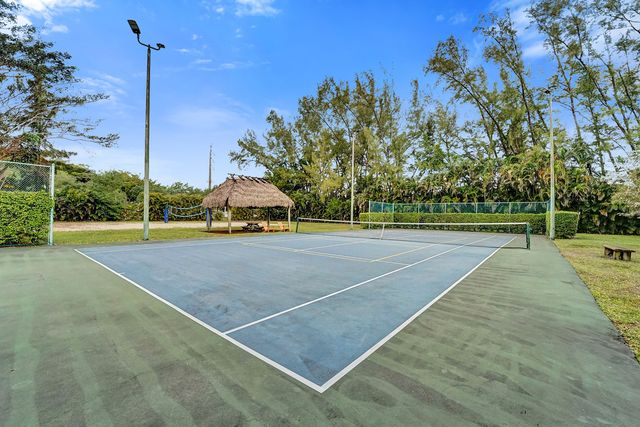 7381 SW 6th Court, Plantation, FL 33317