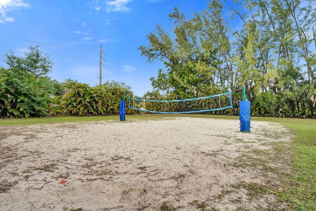 7381 SW 6th Court, Plantation, FL 33317