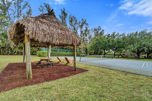 7381 SW 6th Court, Plantation, FL 33317