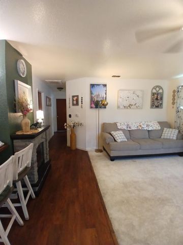 7570 Orange Dr, Citrus Heights, CA 95610