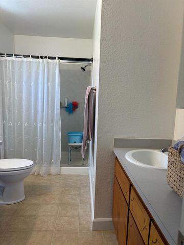 7570 Orange Dr, Citrus Heights, CA 95610
