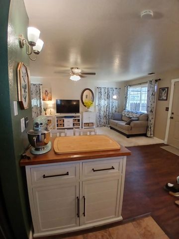 7570 Orange Dr, Citrus Heights, CA 95610