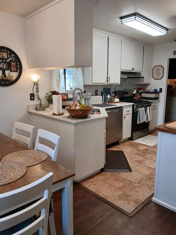 7570 Orange Dr, Citrus Heights, CA 95610