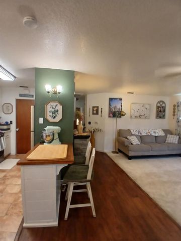 7570 Orange Dr, Citrus Heights, CA 95610