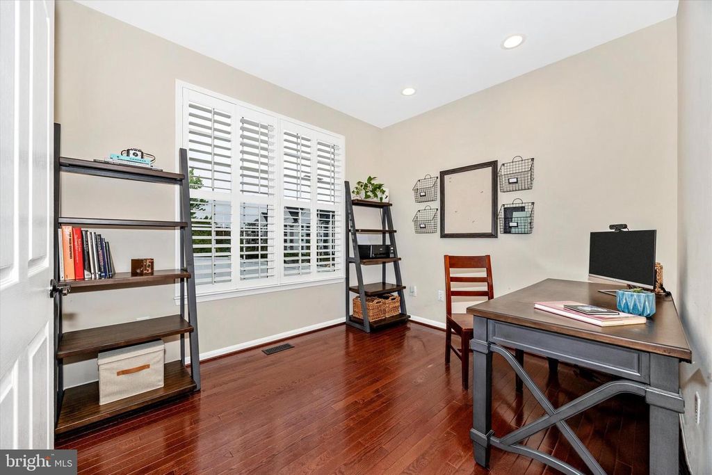 Image 12 of property listing at 1133 WILCOX CT, Frederick, MD 21702
