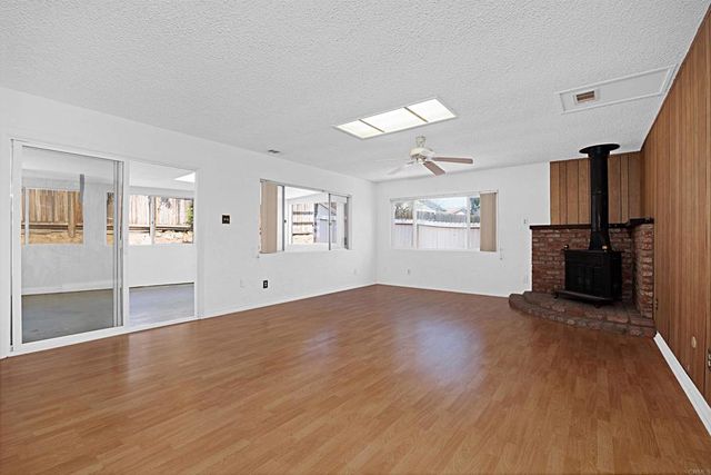 610 Cathy Ct, Escondido, CA 92026