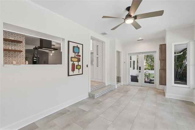 2430 14TH STREET N, St Petersburg, FL 33704