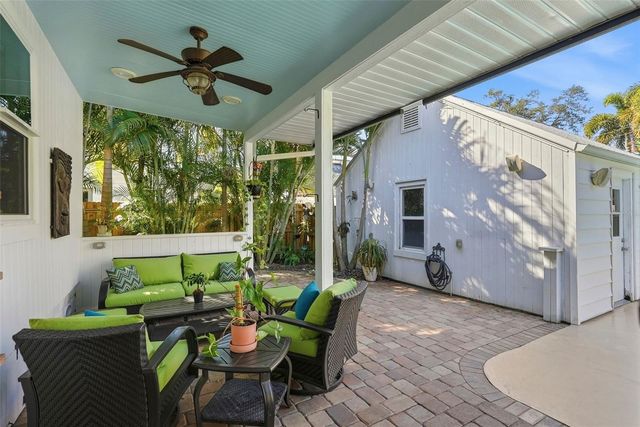 2430 14TH STREET N, St Petersburg, FL 33704