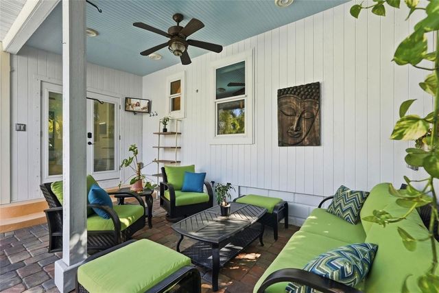 2430 14TH STREET N, St Petersburg, FL 33704