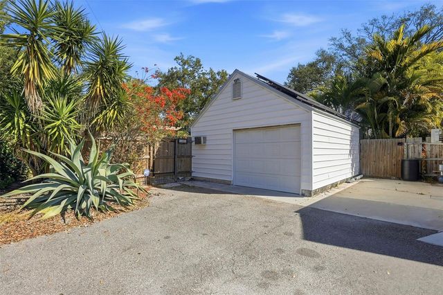 2430 14TH STREET N, St Petersburg, FL 33704