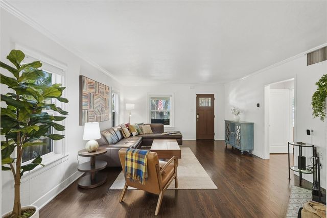 2430 14TH STREET N, St Petersburg, FL 33704