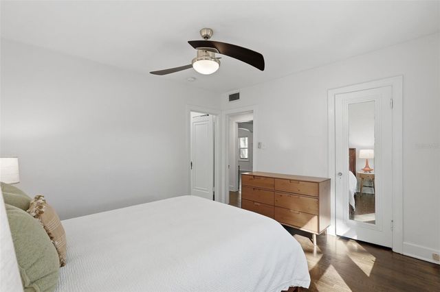 2430 14TH STREET N, St Petersburg, FL 33704