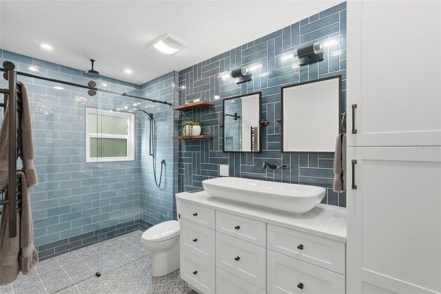 2430 14TH STREET N, St Petersburg, FL 33704