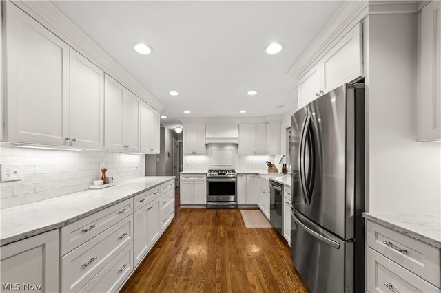 21975 Calverton Road, Shaker Heights, OH 44122