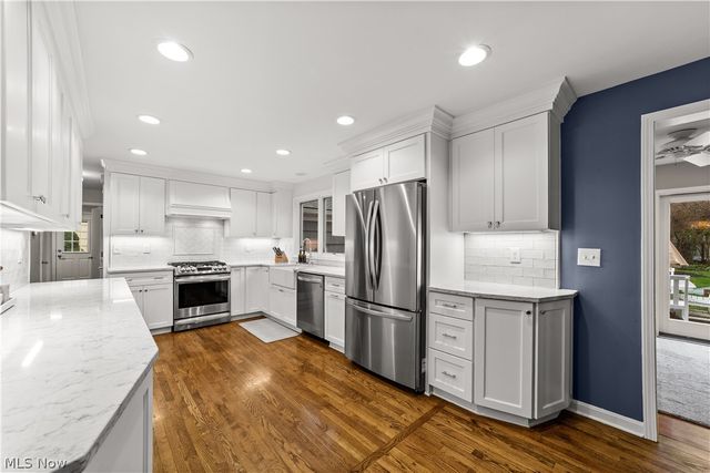 21975 Calverton Road, Shaker Heights, OH 44122