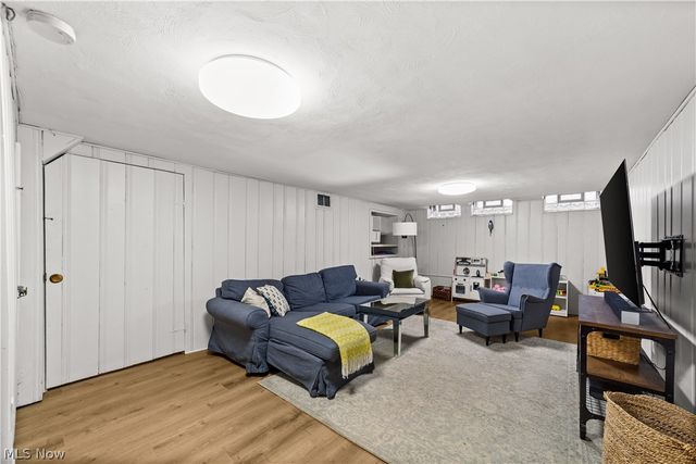 21975 Calverton Road, Shaker Heights, OH 44122