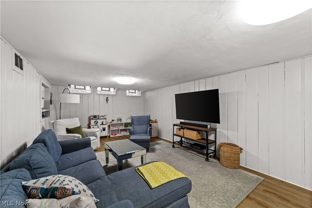 21975 Calverton Road, Shaker Heights, OH 44122