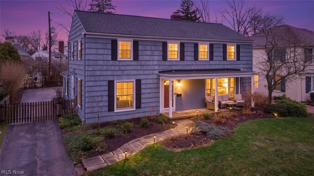 21975 Calverton Road, Shaker Heights, OH 44122