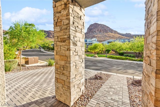 1948 Regal Bluff Drive, Henderson, NV 89052