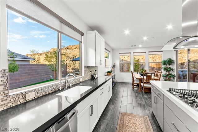 1948 Regal Bluff Drive, Henderson, NV 89052