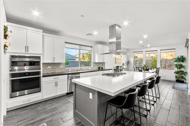 1948 Regal Bluff Drive, Henderson, NV 89052