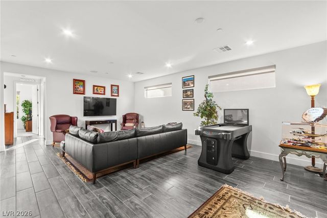 1948 Regal Bluff Drive, Henderson, NV 89052
